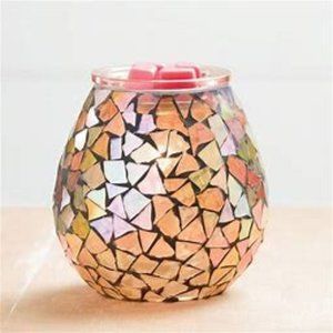 Beautiful Scentsy Mended Warmer